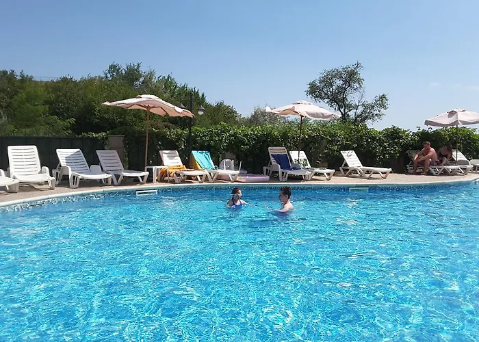 C32 In Dream Complex