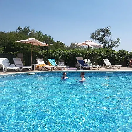 C32 In Dream Complex