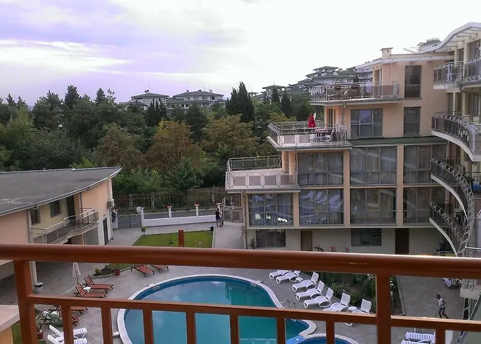 C32 In Dream Complex